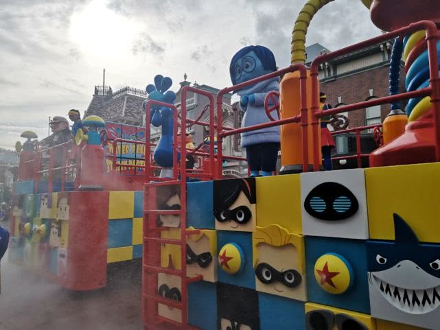 香港迪士尼今年首季盈利创新高,香港迪士尼亏损还是盈利