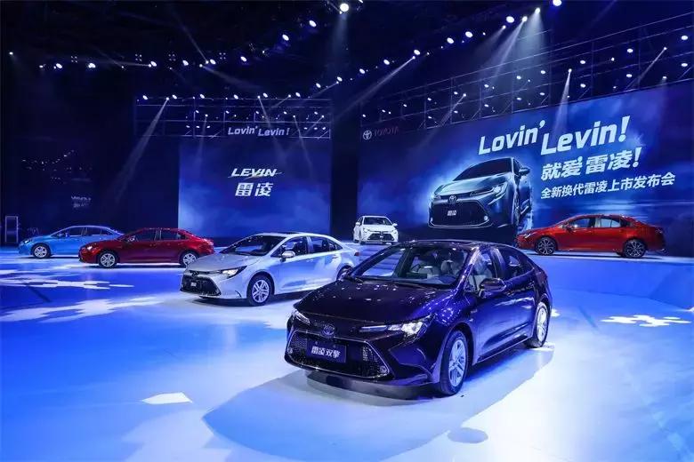 丰田雷凌新款tnga精英版,换代雷凌tnga