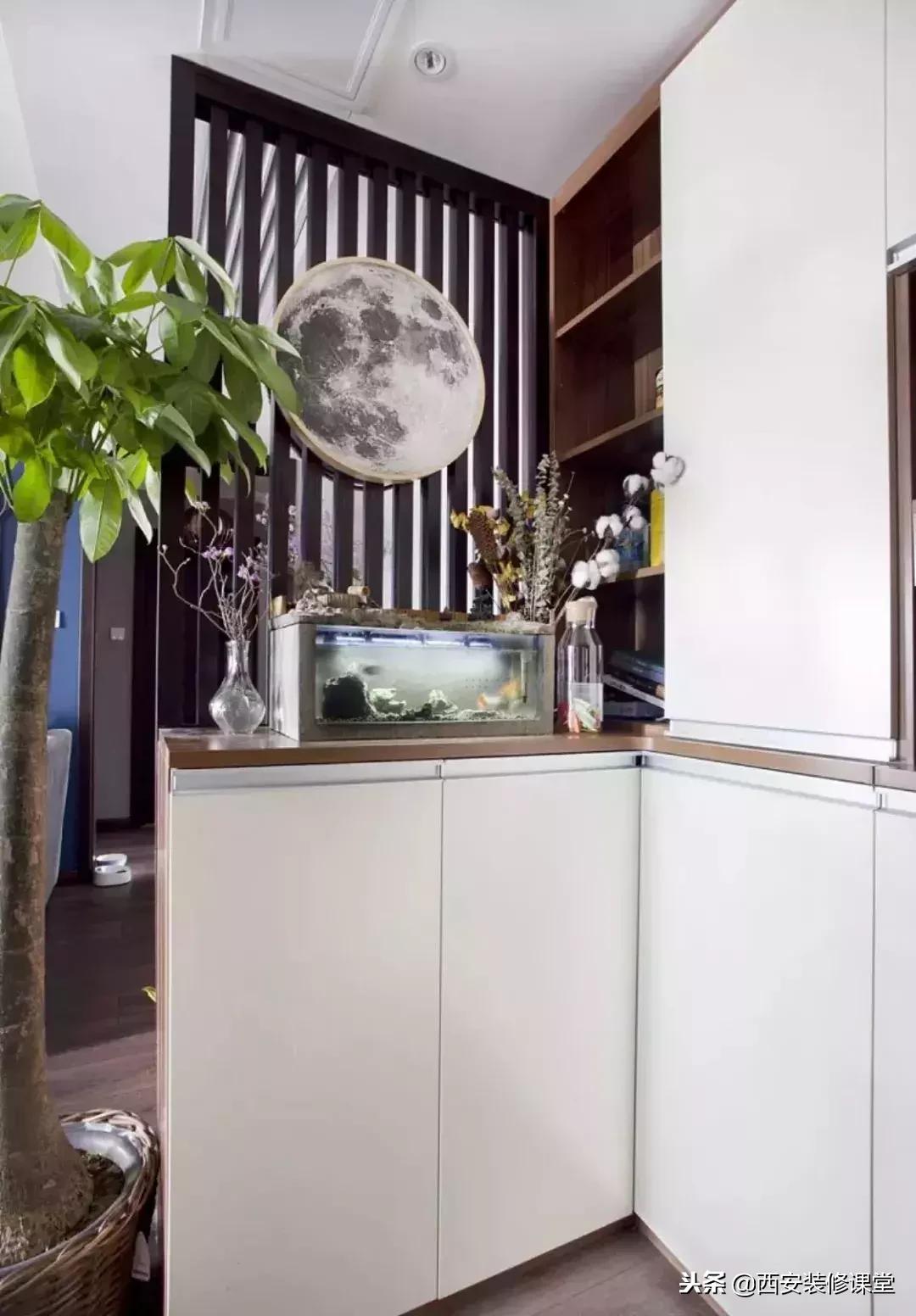 进门餐厅屏风隔断效果图轻奢,进门正对卫生间屏风隔断效果图