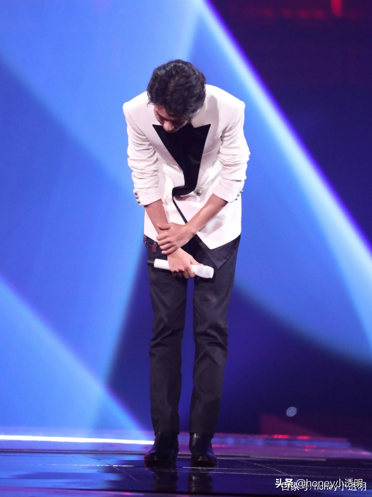 gucci肖战造型价格,gucci肖战同款托特包真假鉴定