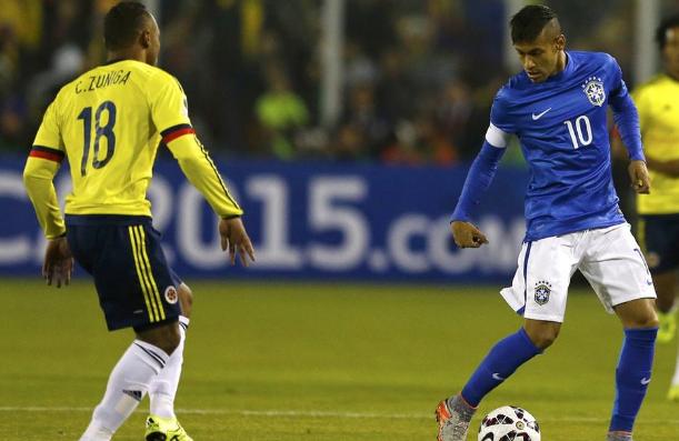 哪些球员左右脚特别均衡,左右脚均衡的现役前锋