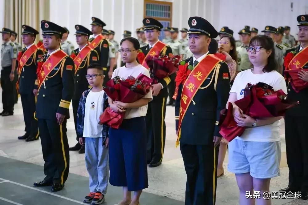 全集齐了！今年现役、退役军人、军属25项补助补贴奖励增发多少？