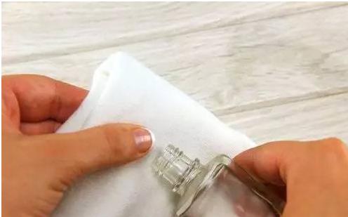 去除衣服陈旧油渍污渍小妙招,孩子衣服油渍怎么洗家用妙招