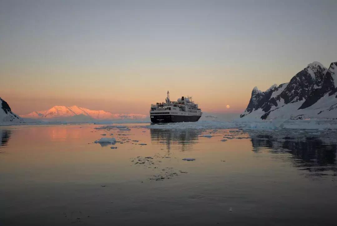皮艇上漂流,皮筏艇海上