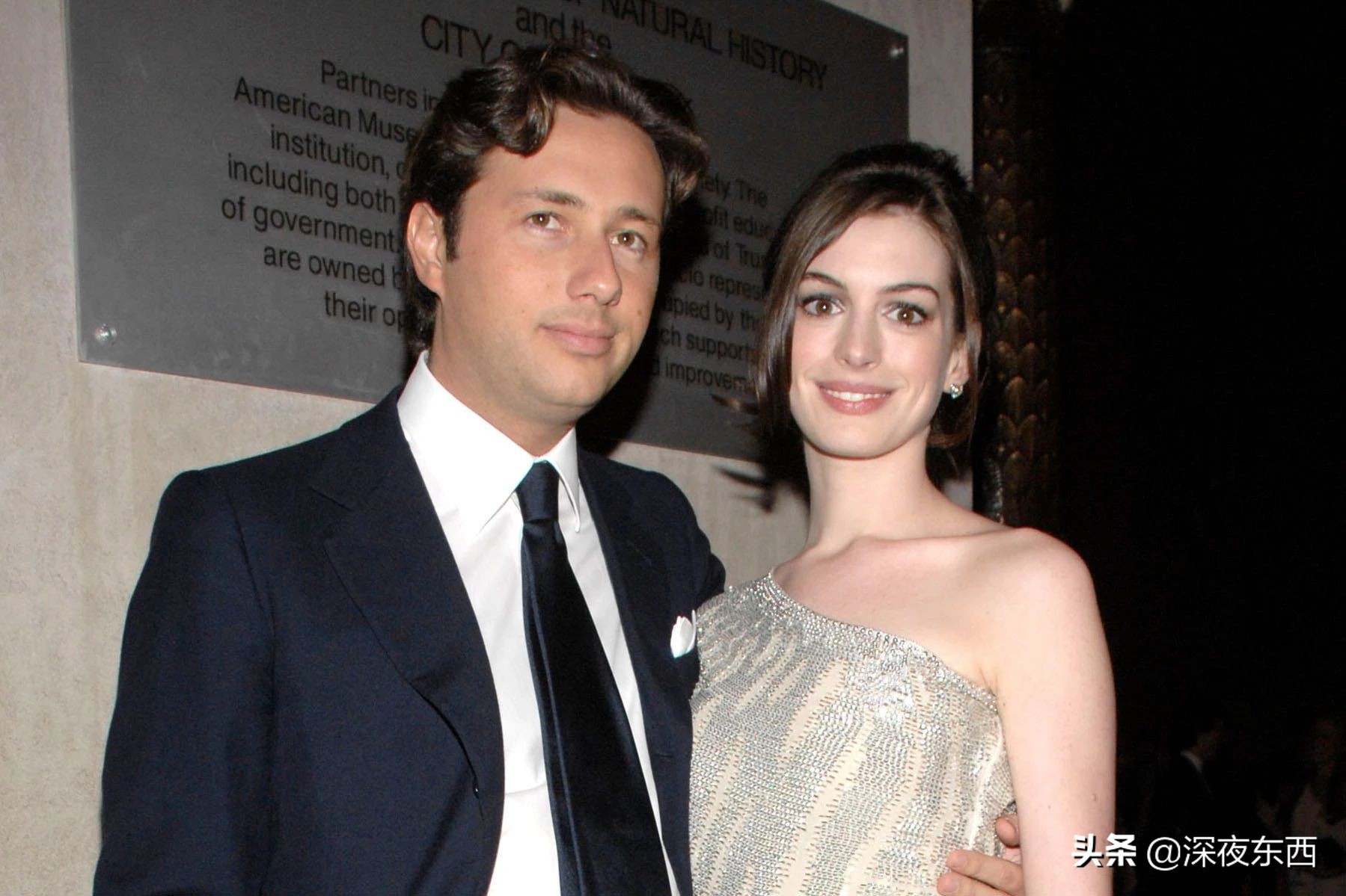 她曾被美国人黑成狗，还碰到*子骗**男友，光鲜背后原来处处都是坑