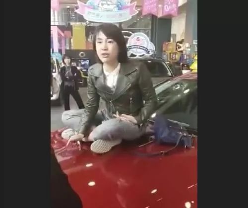 坚守老二哲学?狂飙中的宝马就像奔驰头顶一道阴影