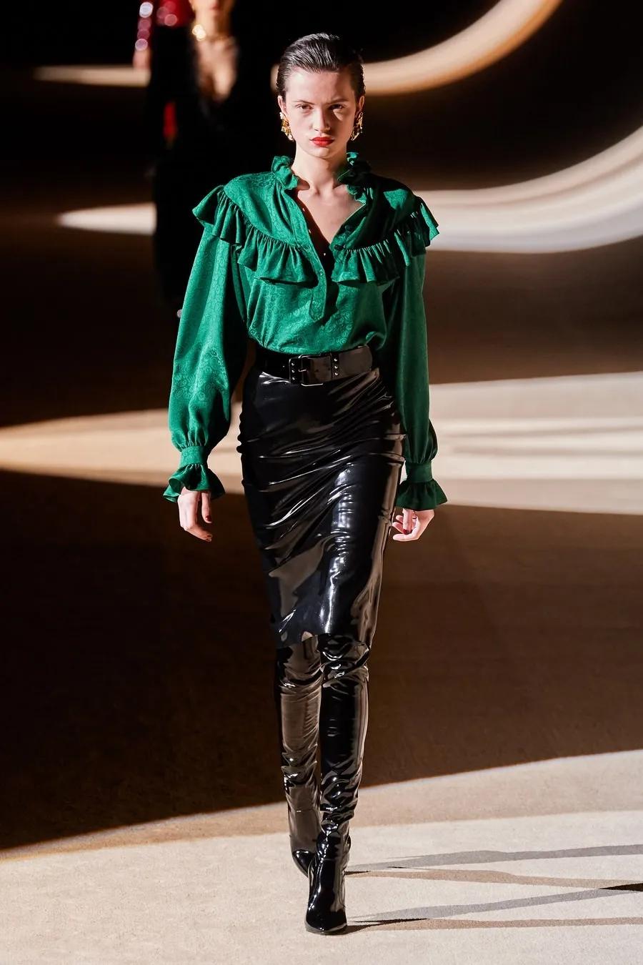 2022巴黎时装周秋冬大衣,2020秋冬巴黎时装周