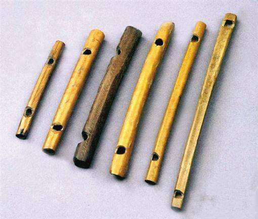 中国最为古老的弦乐器,横笛短箫的意思