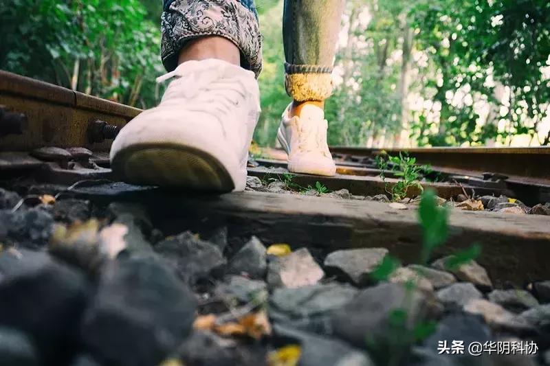 夏季脚气的最佳治疗方法,夏季脚气高发如何才能不受气