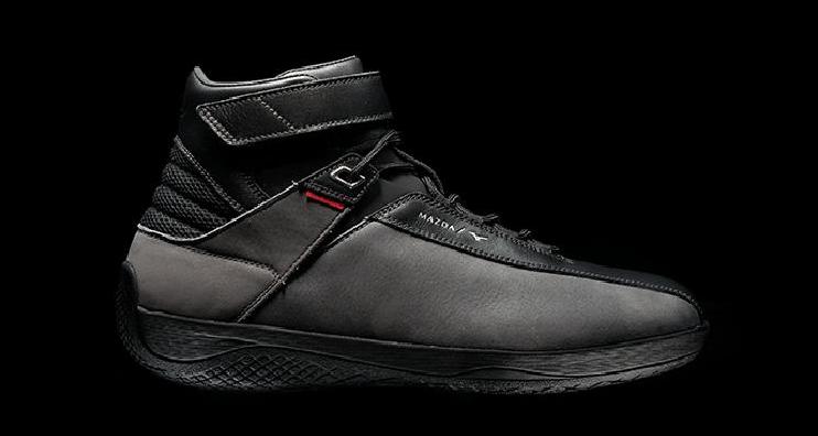 娱车有关：穿着这双马自达美津浓联名款驾驶鞋应该就不会堵车了