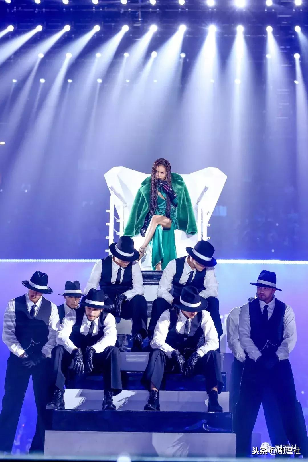 江苏卫视跨年是全开麦吗,江苏卫视跨年晚会live