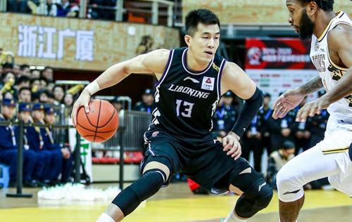 不止两次“错判”！6慢镜回放，末节还有2次错判辽宁亏大了