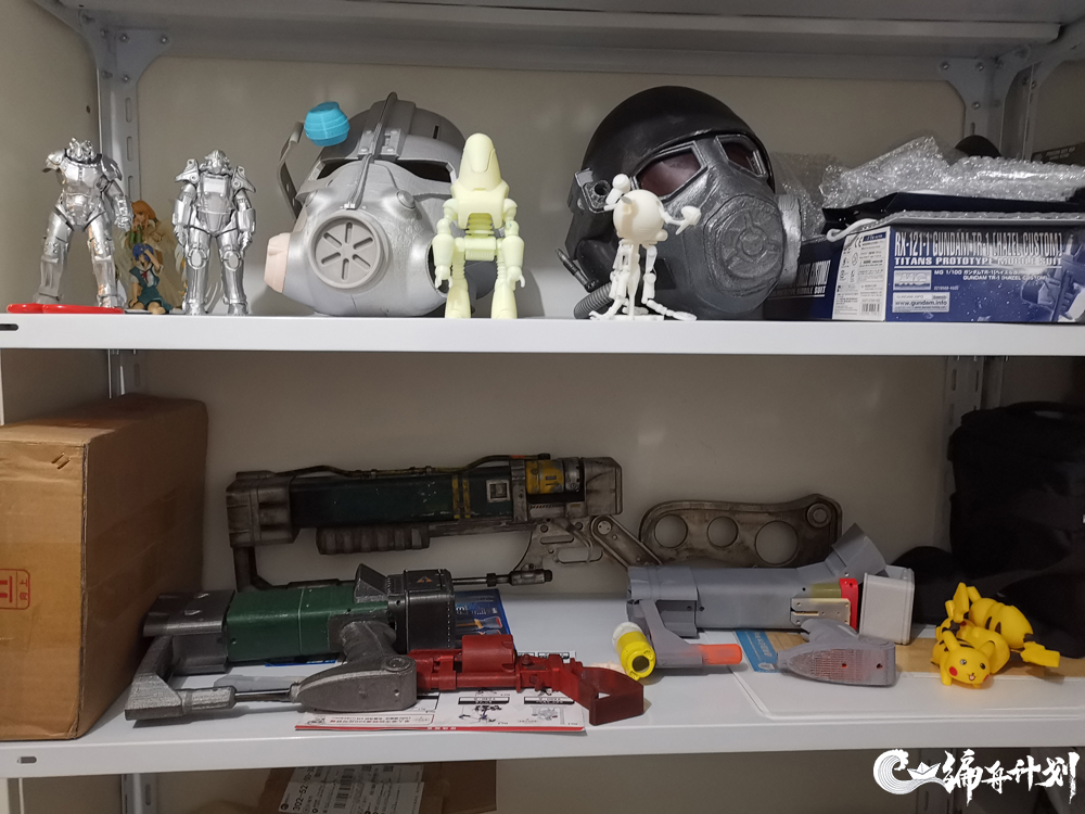 从激光枪到核子可乐，这群玩家在现实中还原了游戏大作《辐射》