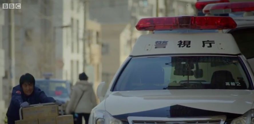 *服务性**扎堆的日本街头，只有她被骂荡妇