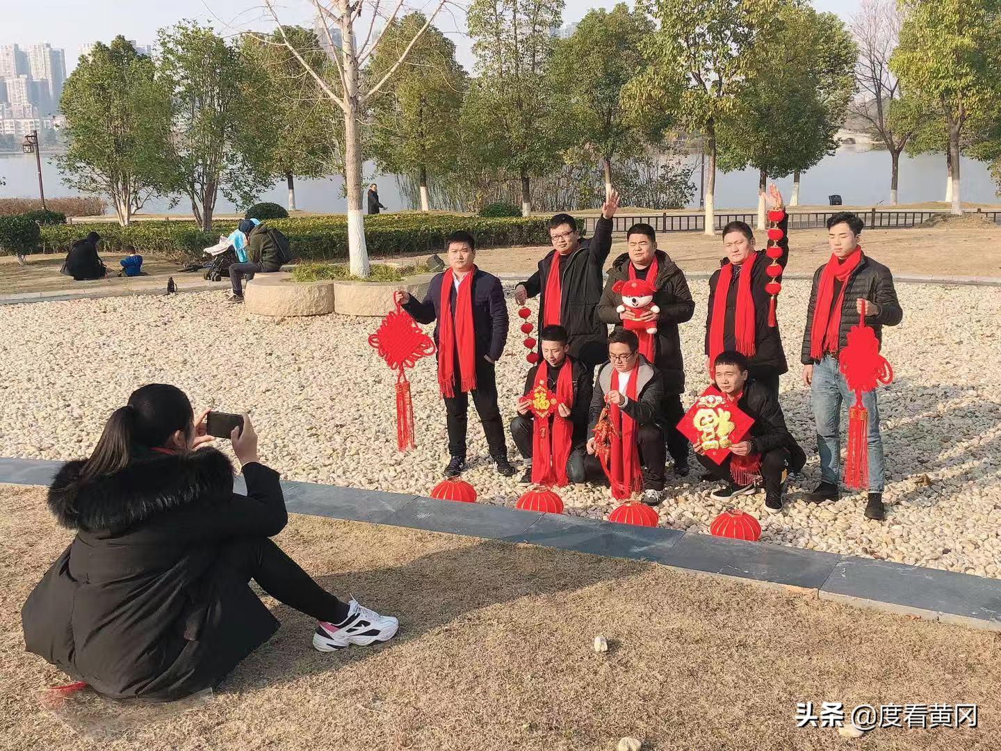 榛勫唸鐧炬嵎闆嗗洟,榛勫窞涓栫邯鐧炬嵎