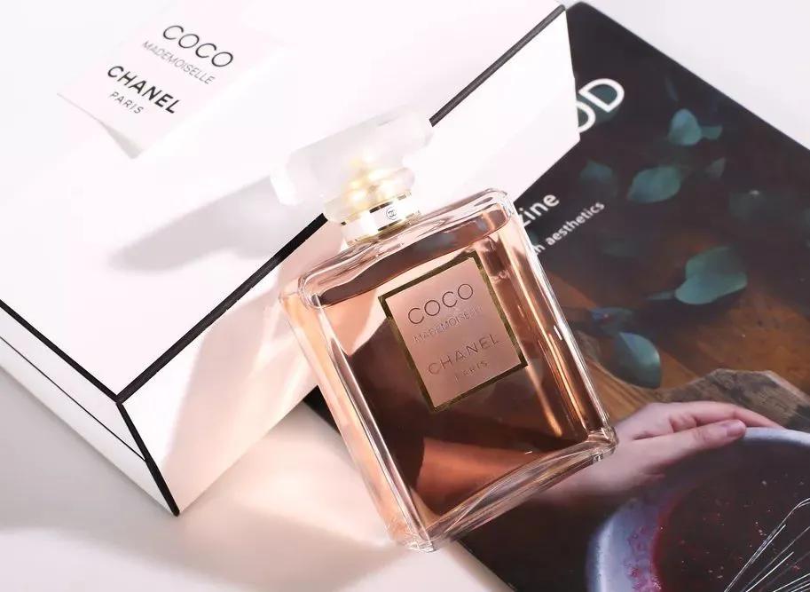 香奈儿最受欢迎的一款香水,香奈儿5号香水哪款最香最好闻