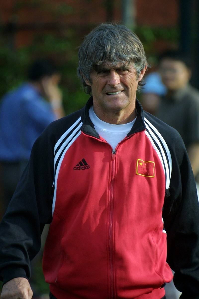 李铁在巴西踢球学到了什么,李铁为中国足球奉献