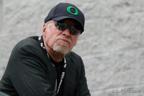 “起家靠吹牛，起名靠做梦”的耐克，凭什么从地摊成为行业巨头？