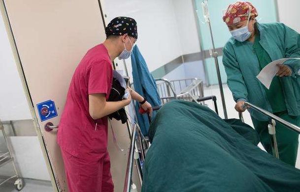 分娩时产房为什么那么冷,为什么分娩时特别冷