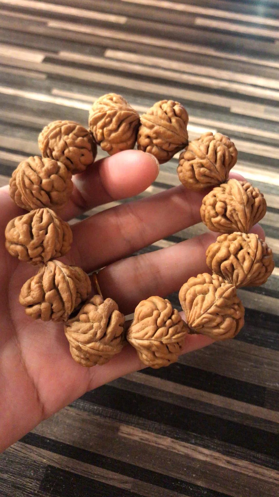 桃核手串玩家,桃核文玩爱好者