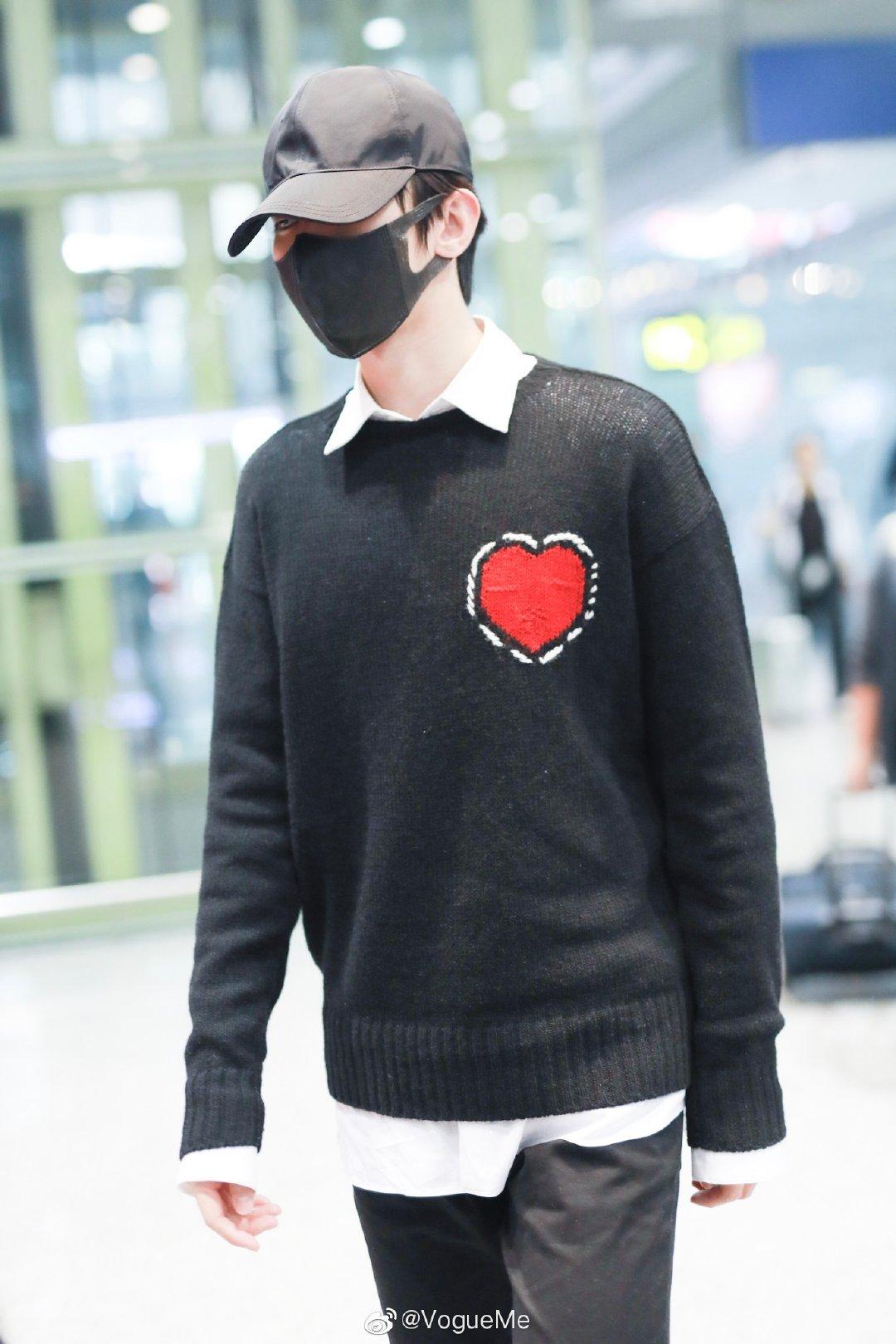 穿搭男生潮流大牌,男明星冬季最帅休闲运动穿搭