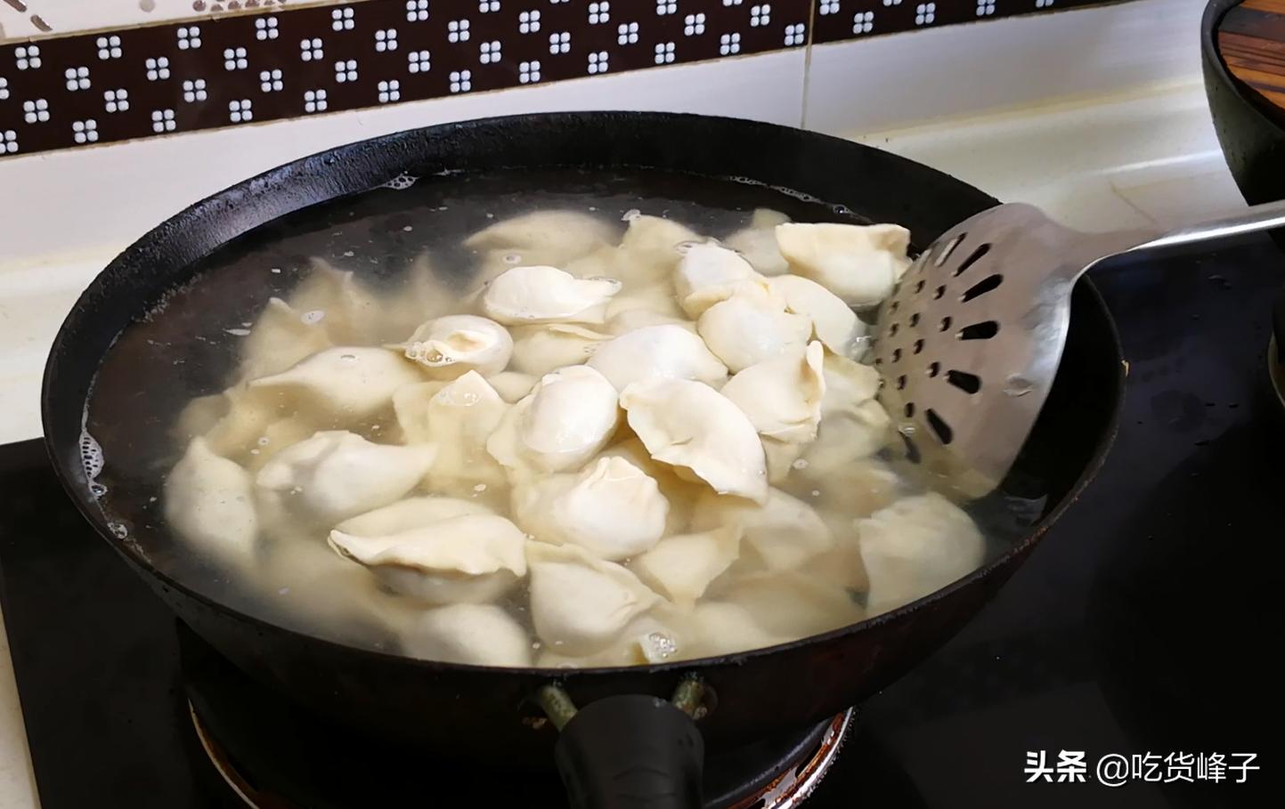 煮饺子的正确方法开锅煮皮,蒸饺饺子皮的做法和面技巧