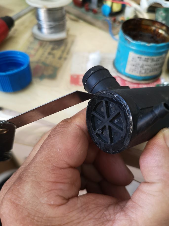 东风小康k02喷水壶电机卡死不转，继续维修