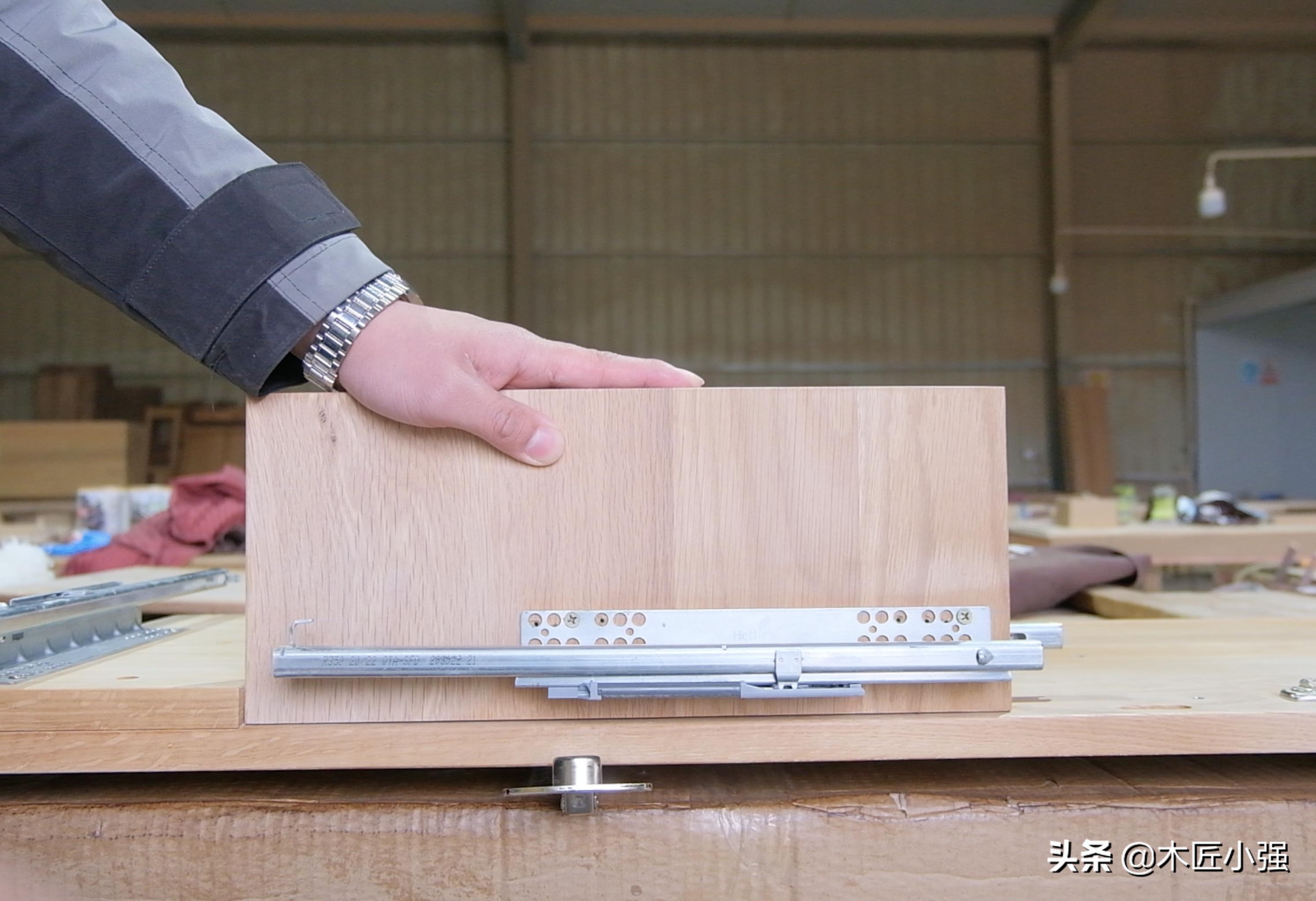 开放衣柜为什么比普通衣柜贵,贵的衣柜和便宜的有什么区别