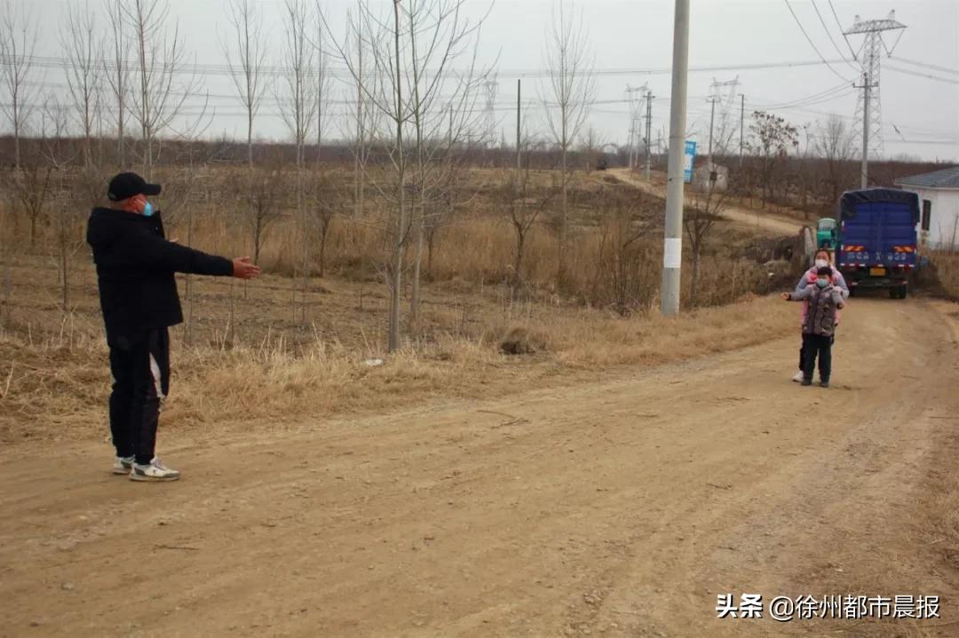 在车上过了14天，这9名徐州大货司机被人民日报点赞，感动上千万网友