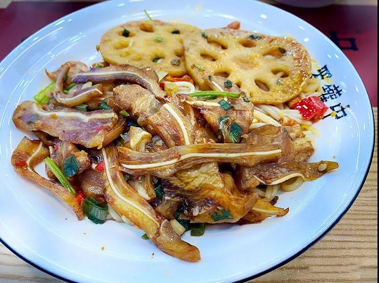 拌粉来啦~当夏天还未到来，罗罐中带来了新品