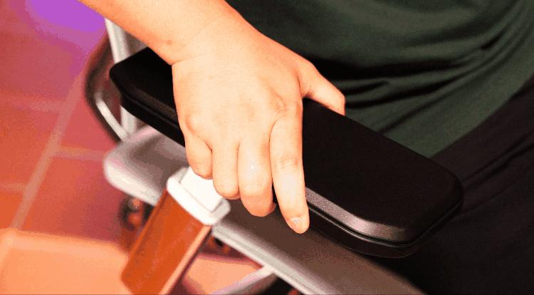 人体工学椅怎么选？不选贵的，只选对的：达宝利摩登Modern评测