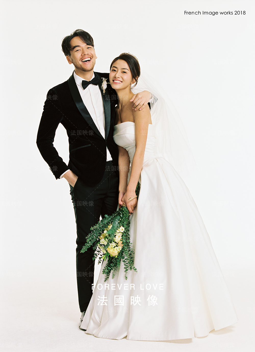 摄影师必看的九种对比手法,摄影师的9种经典拍照姿势