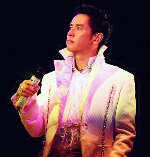 王杰的歌最好听的十首粤语歌,八十年代最经典的十首粤语歌