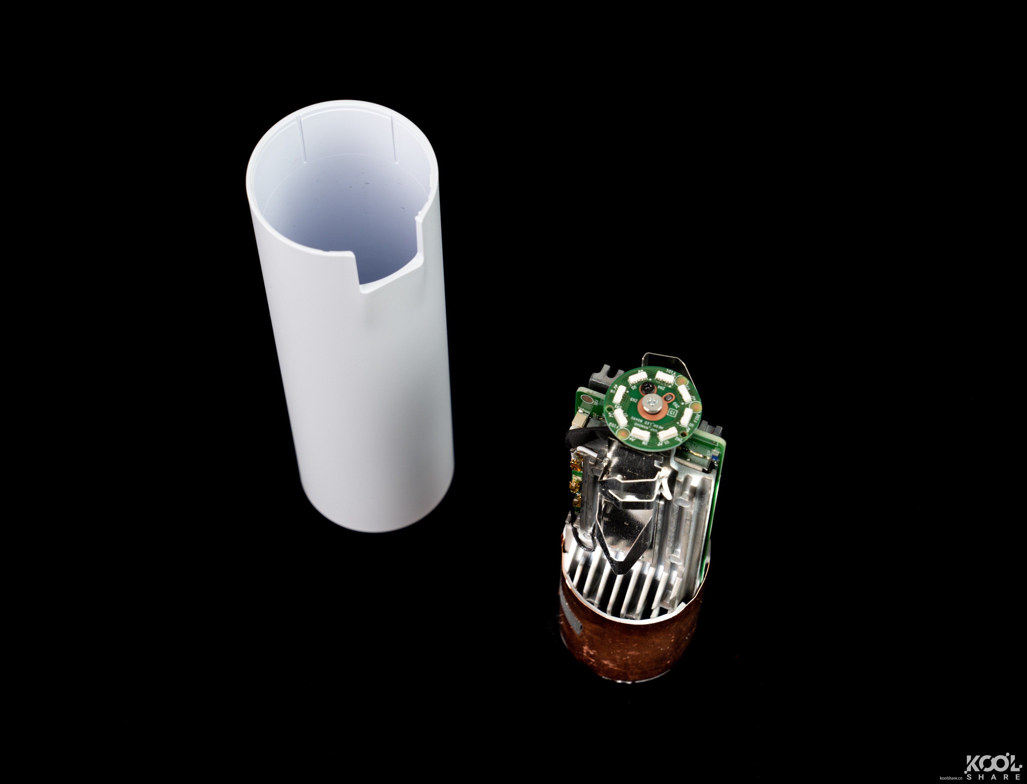 一台小巧精致的AP，UBNTUniFiAPFlexHD开箱拆解评测