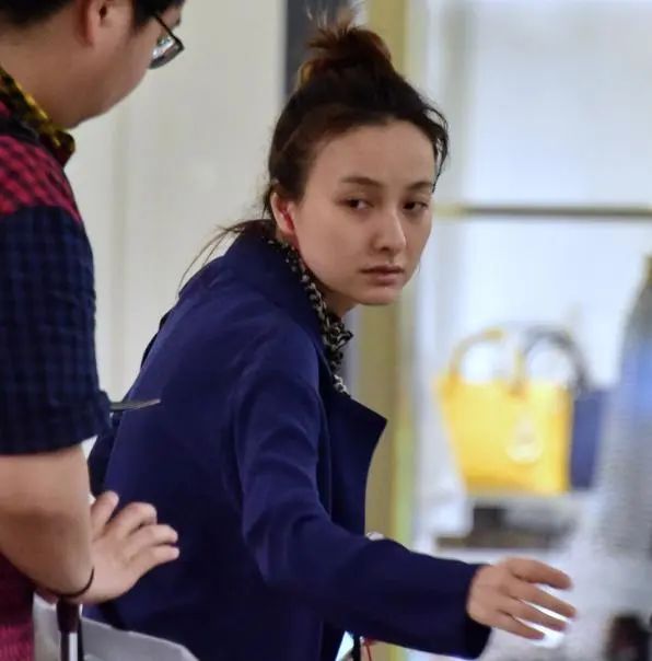 吴昕粗腿对比图,34岁的吴昕近照曝光