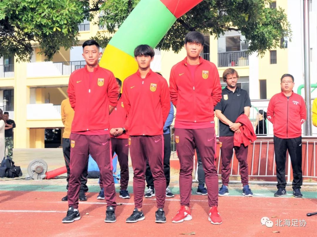 与世界沙足巨星同场竞技,北海校园足球小将够牛