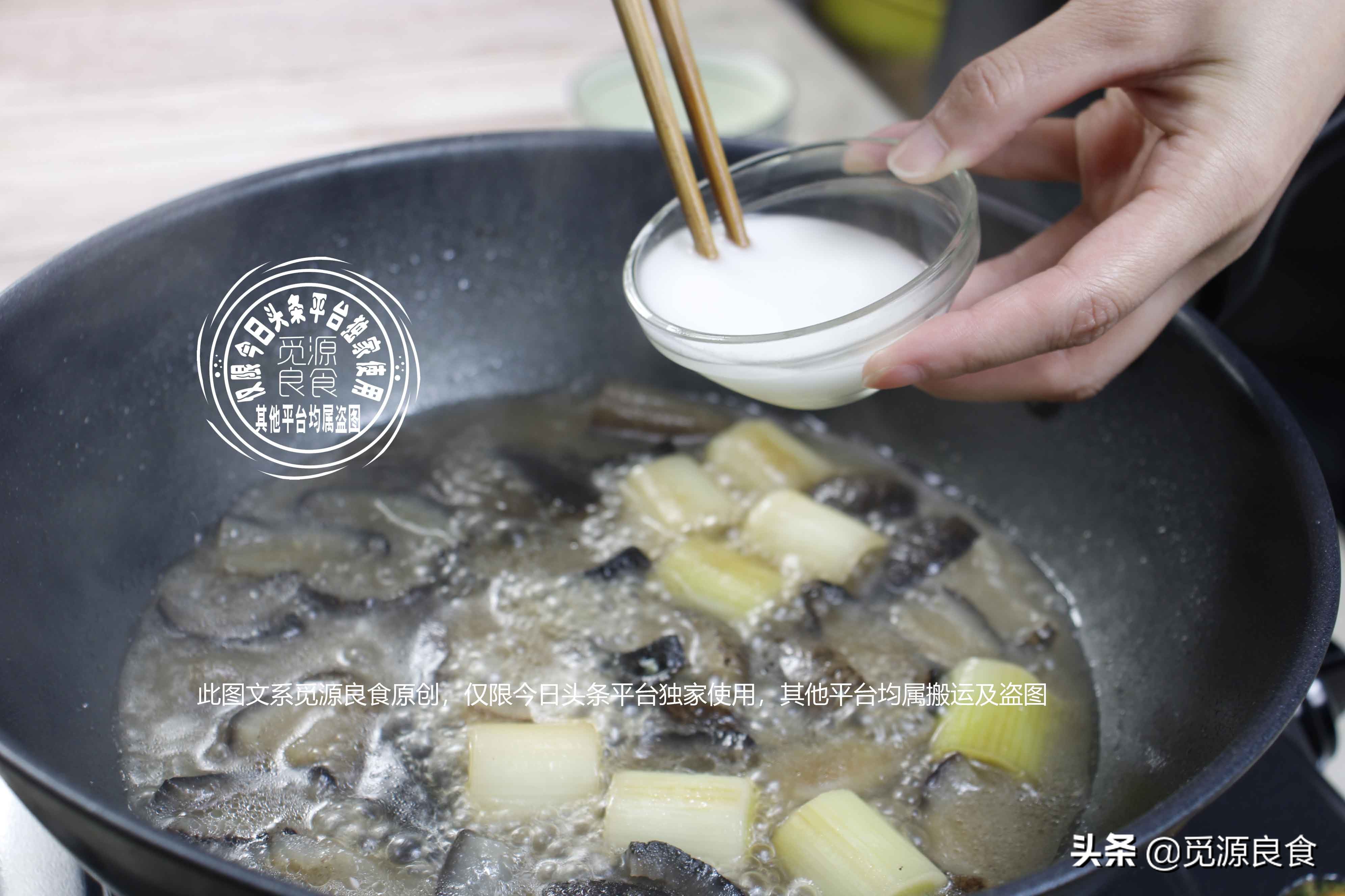 葱烧海参用焯水吗,怎样做葱烧海参才好吃