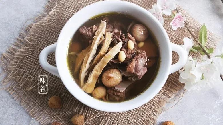 秋季养生鸭汤清燥润肺,鸭子煲什么健脾祛湿