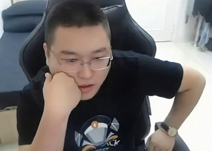 旭旭宝宝回应连麦,旭旭宝宝谈论茶哥