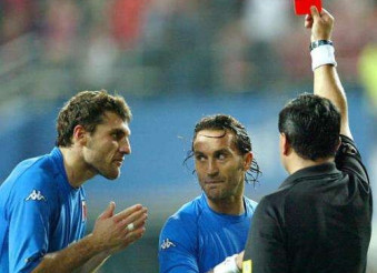 欧文谈假摔,分析欧文假摔裁判误判的原因