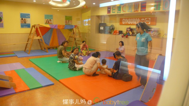 北京妈妈：交上万块钱，我家孩子在早教机构听八国语言、摸鸭子