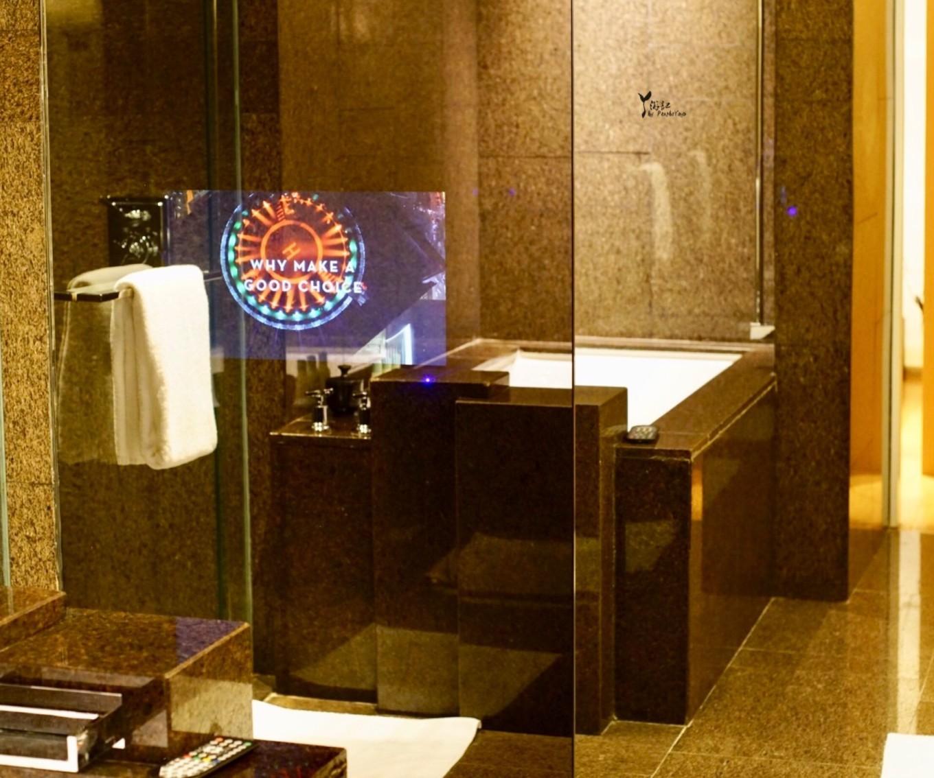 缇ゅ厜鍚涙偊,缇ゅ厜鍚涙偊閰掑簵澶滄櫙