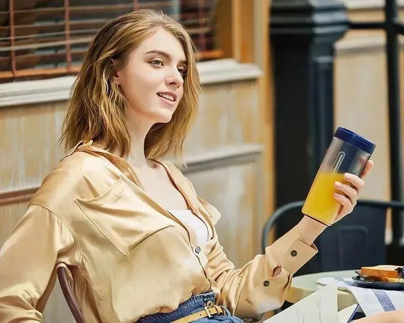 便携榨汁杯真的太方便,随身果蔬榨汁杯