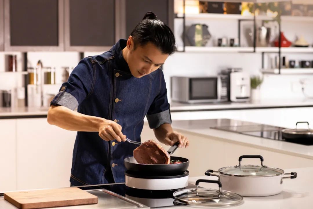 台湾大叔,做设计23年,为中国人打造惊艳国货,日本人疯狂代购