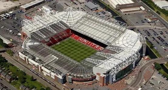 世界顶棚可以开闭的足球场视频,目前有顶棚的足球场有哪些