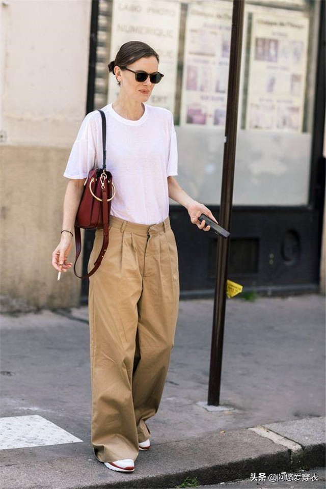 今年流行的“卡其裤”怎么搭？与其打扮时髦，不如穿得高级又显白