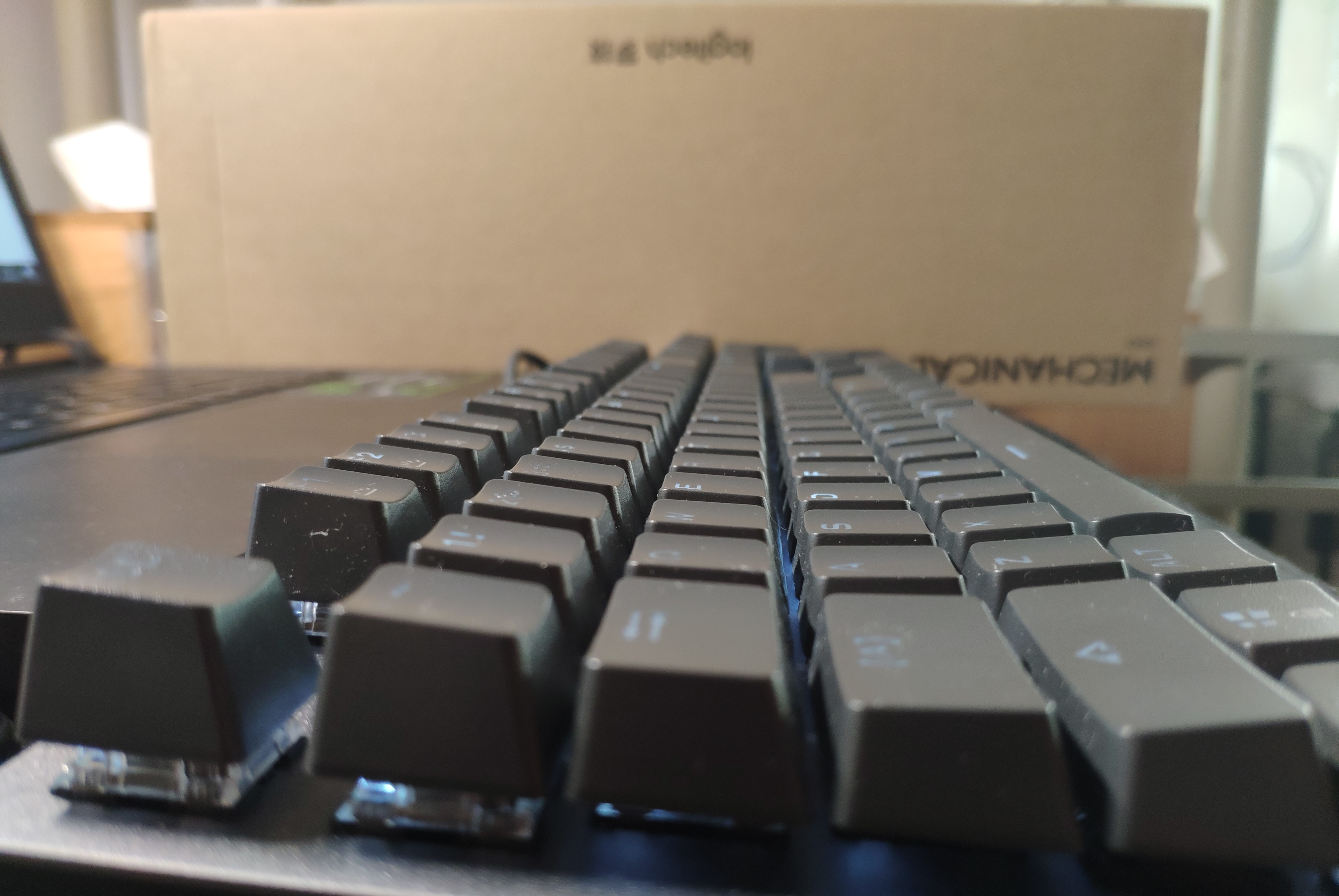 罗技k845键盘怎么调音量,闲鱼上的罗技键盘k845为什么便宜