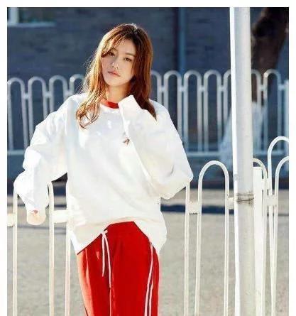 中国泳坛美女潘晓婷,潘晓婷和刘湘谁漂亮