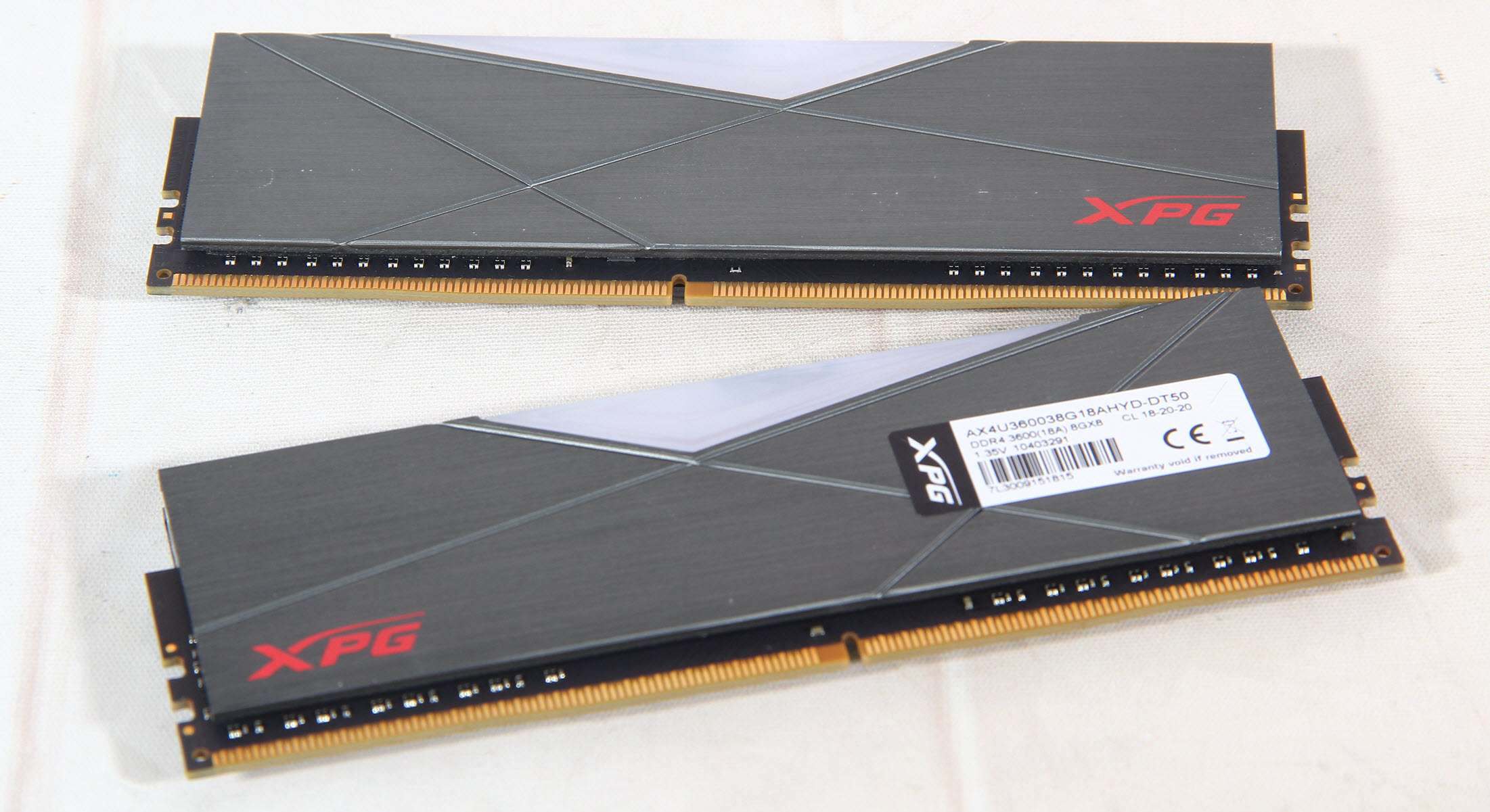 现在显卡入门级的买不到,显卡买刚好够用的还是更好的