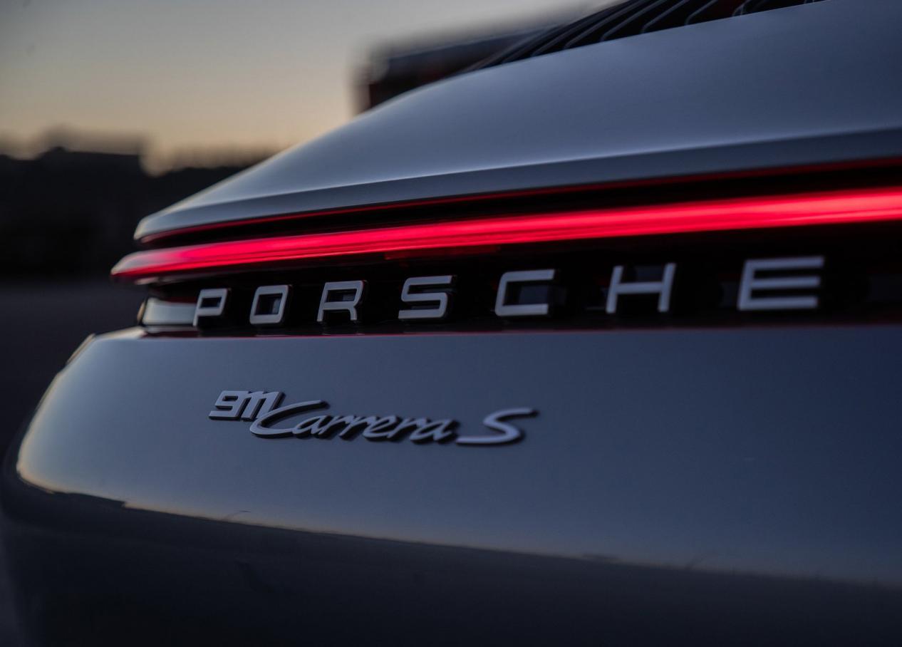 如何在聊天中表露你了解保时捷？*用御**机油是美孚1号